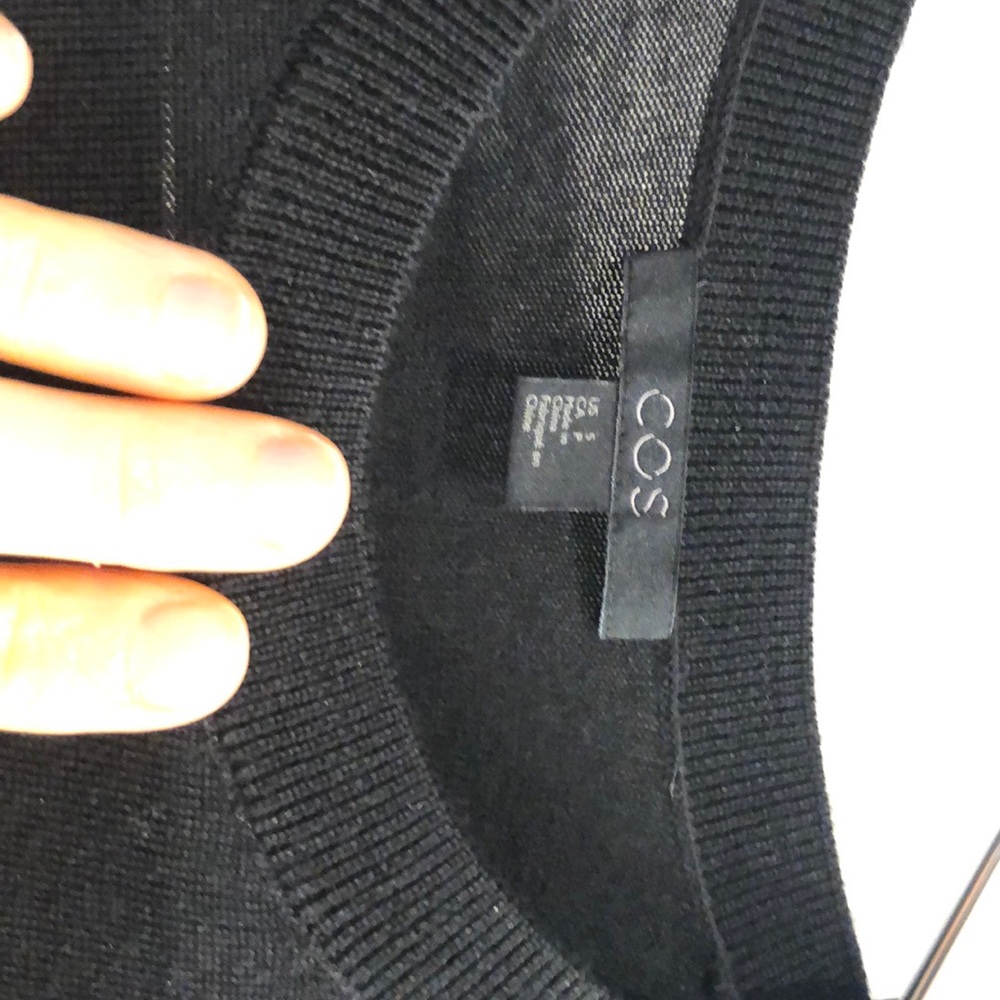 Lightweight Cos sweater never worn